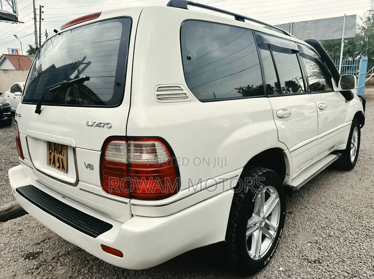Lexus LX 570 2012 White