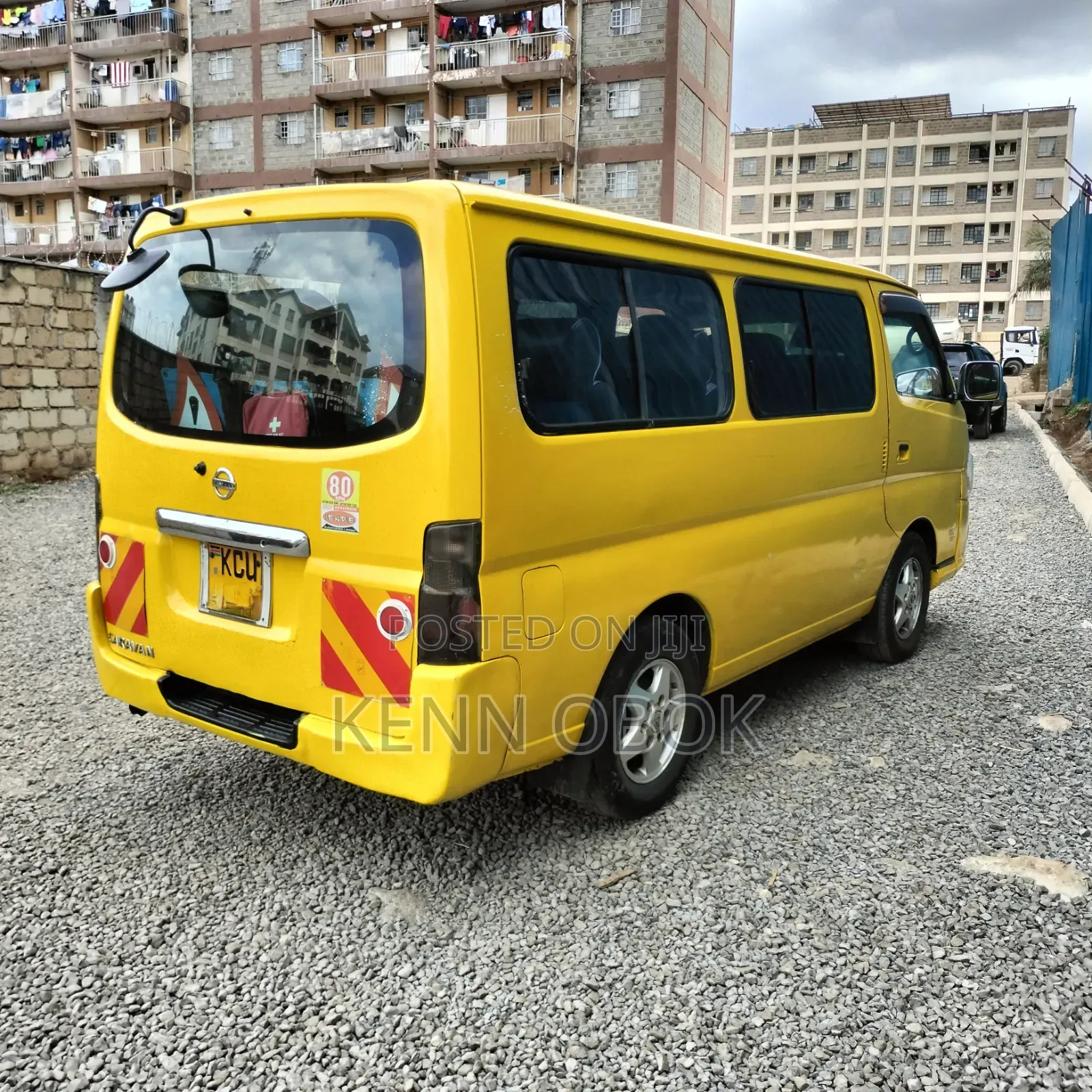 Nissan Caravan (Urvan) 2011 Yellow