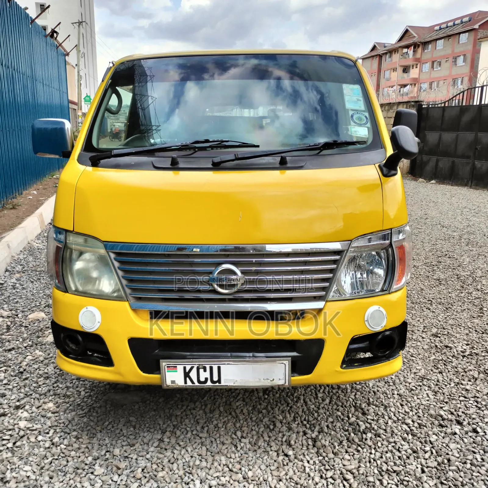 Nissan Caravan (Urvan) 2011 Yellow