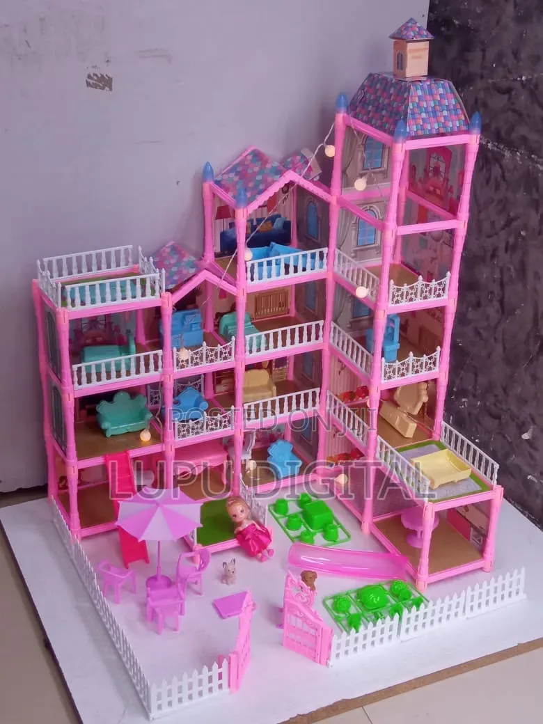 379 Pieces Doll House