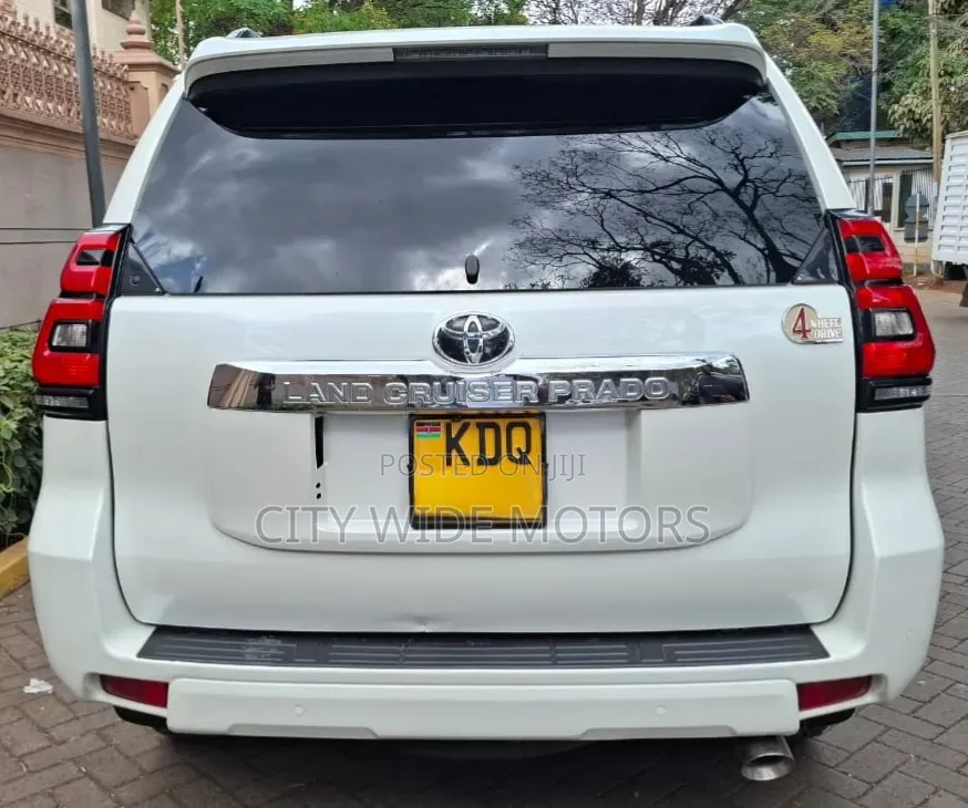 Toyota Land Cruiser Prado 2.8 2018 White