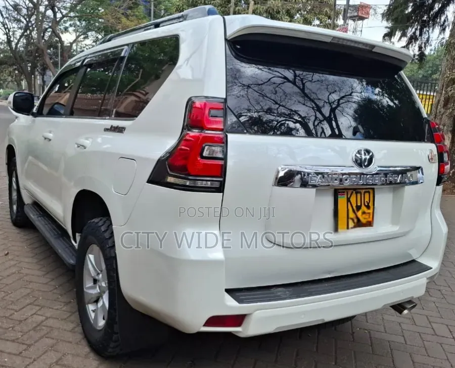 Toyota Land Cruiser Prado 2.8 2018 White