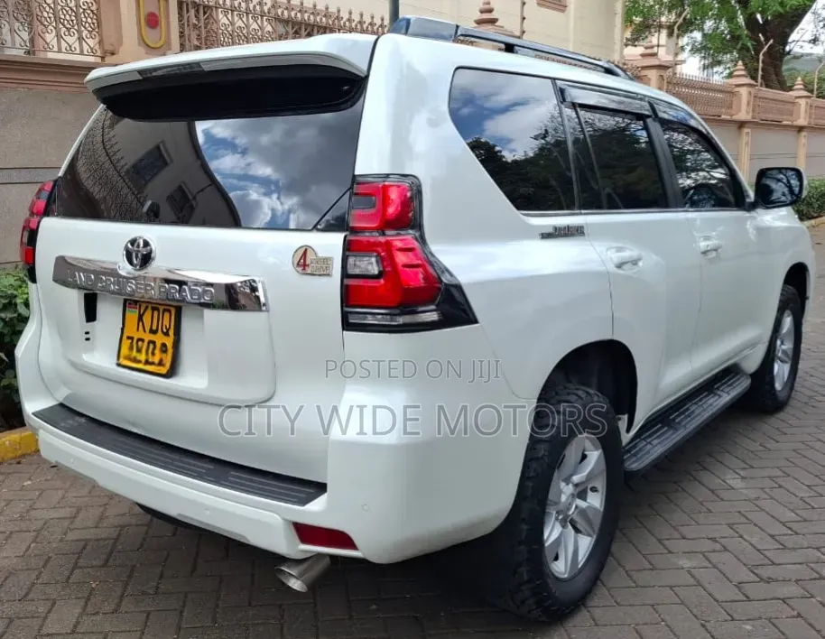 Toyota Land Cruiser Prado 2.8 2018 White