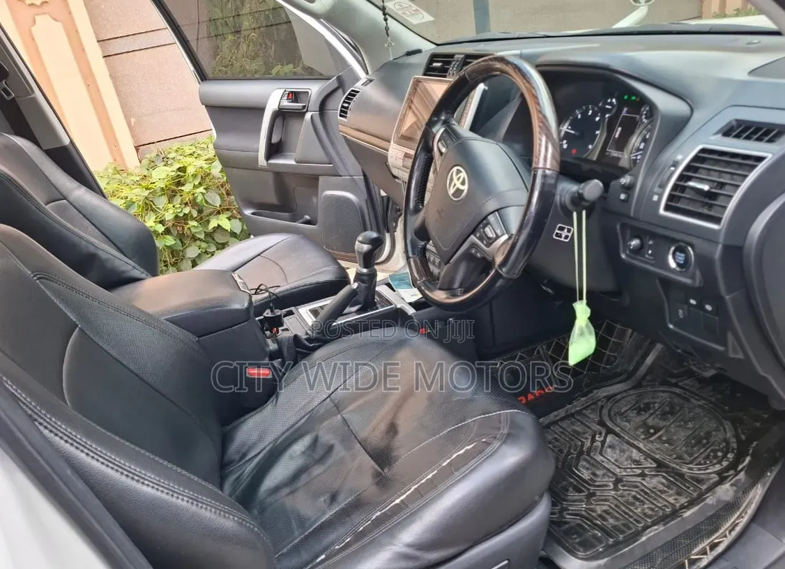 Toyota Land Cruiser Prado 2.8 2018 White