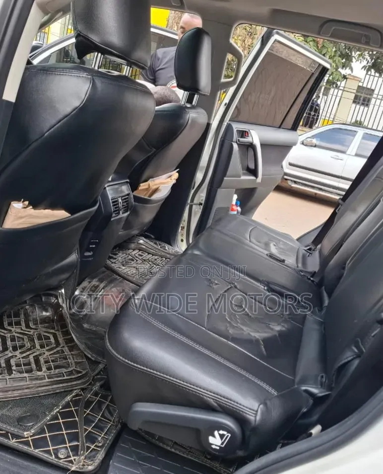 Toyota Land Cruiser Prado 2.8 2018 White