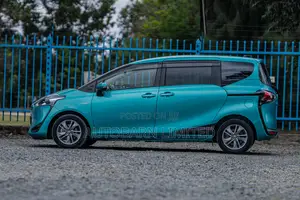 Toyota Sienta 1.5 FWD (6-seater) 2019 Green