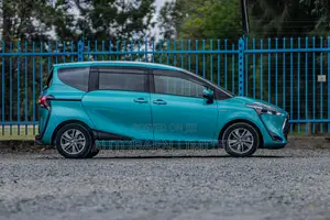 Toyota Sienta 1.5 FWD (6-seater) 2019 Green