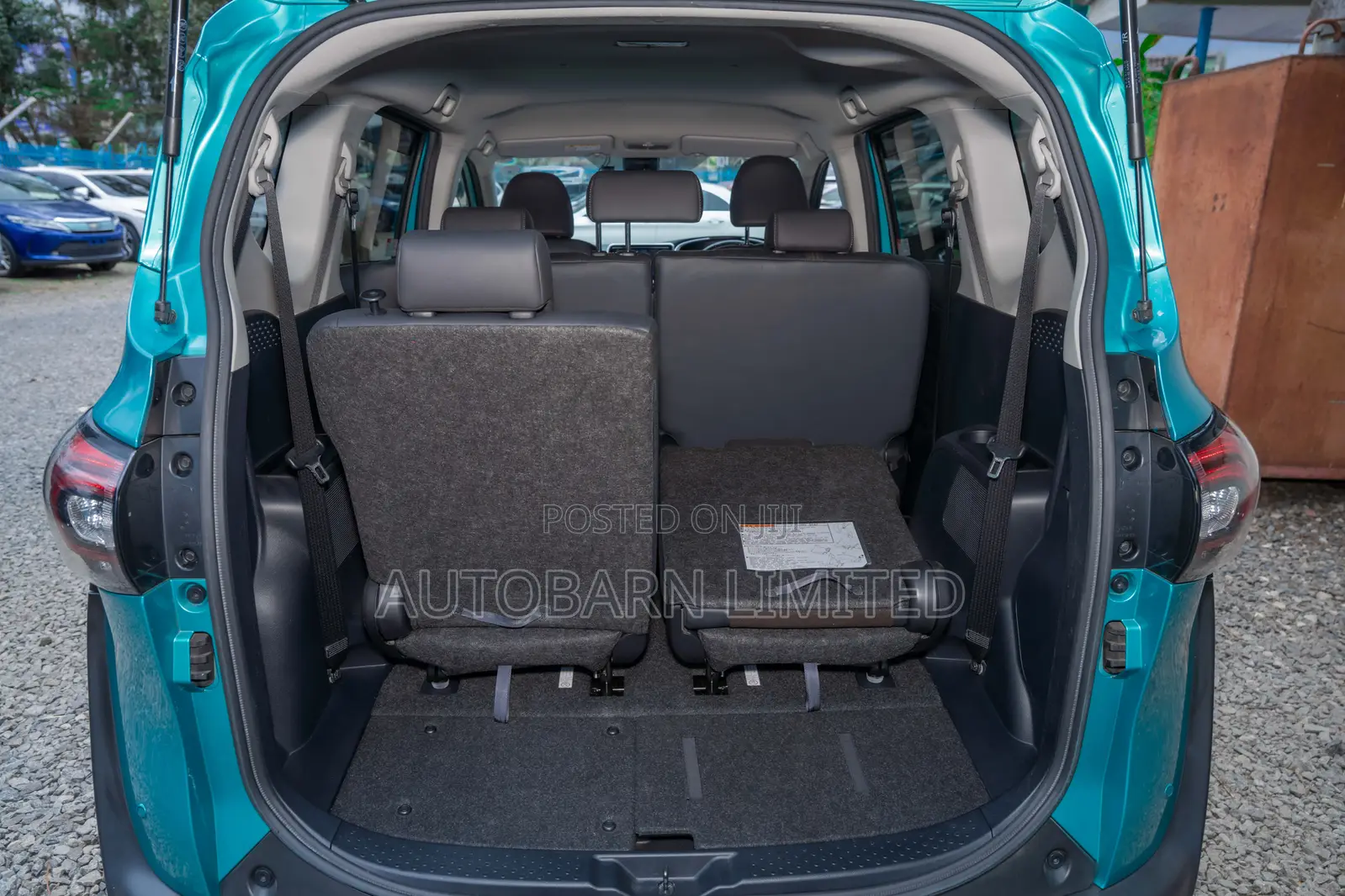 Toyota Sienta 1.5 FWD (6-seater) 2019 Green
