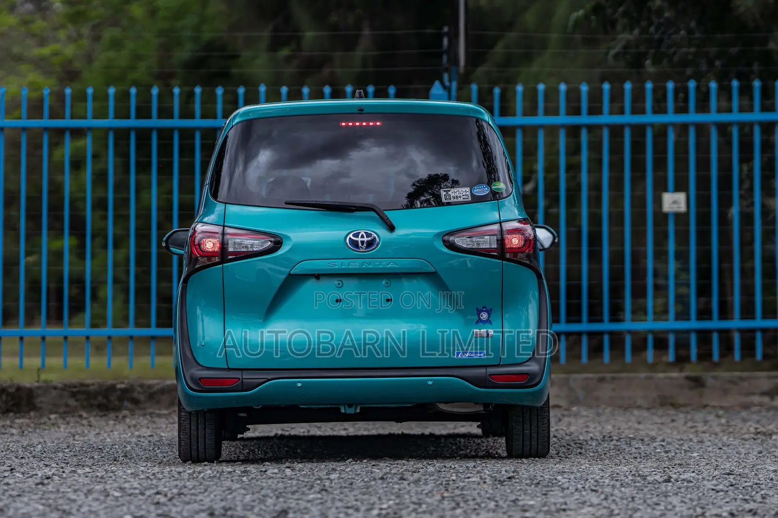 Toyota Sienta 1.5 FWD (6-seater) 2019 Green