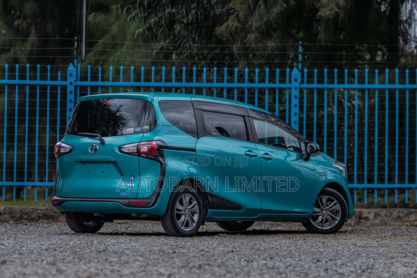 Toyota Sienta 1.5 FWD (6-seater) 2019 Green
