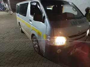 Toyota HiAce 2015 Grey