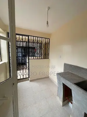3bdrm Penthouse in Valley Arcade for rent