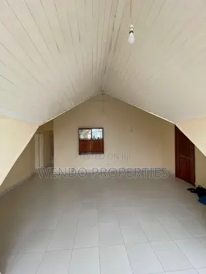 3bdrm Penthouse in Valley Arcade for rent