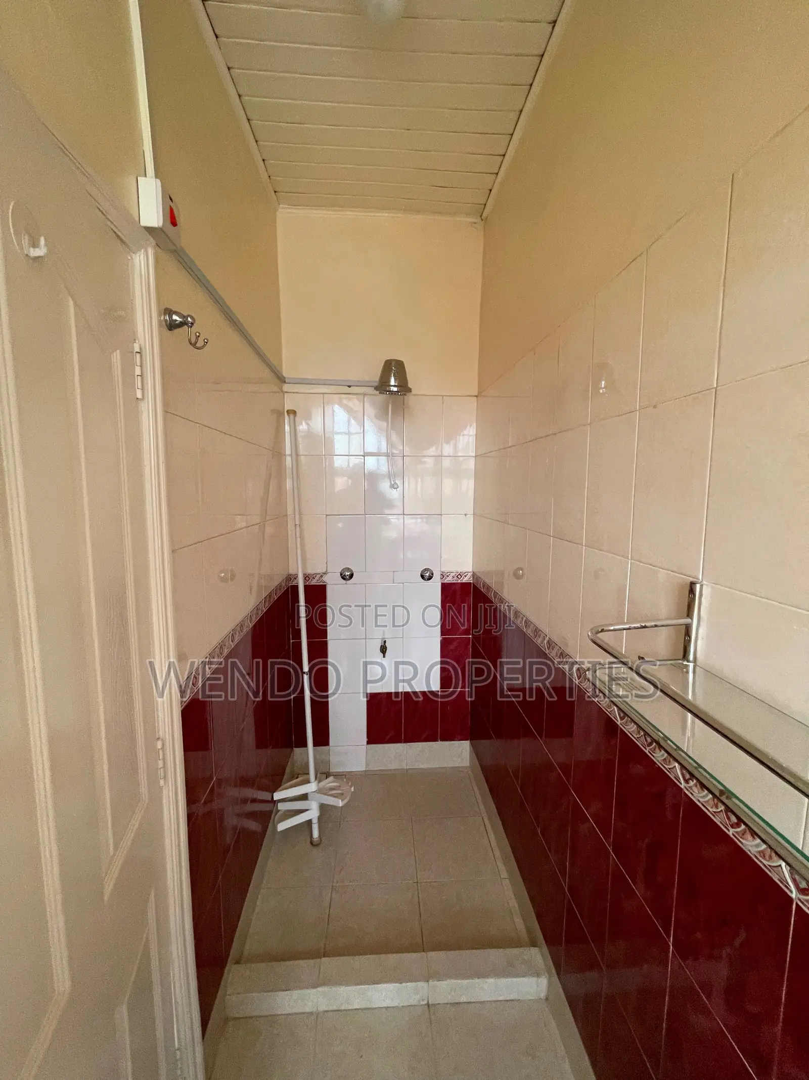 3bdrm Penthouse in Valley Arcade for rent