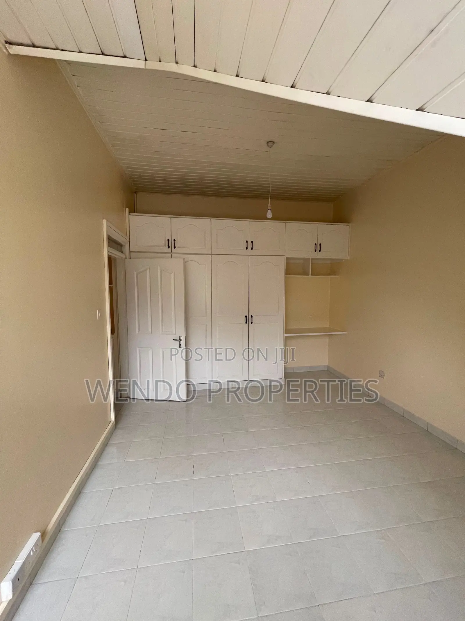 3bdrm Penthouse in Valley Arcade for rent