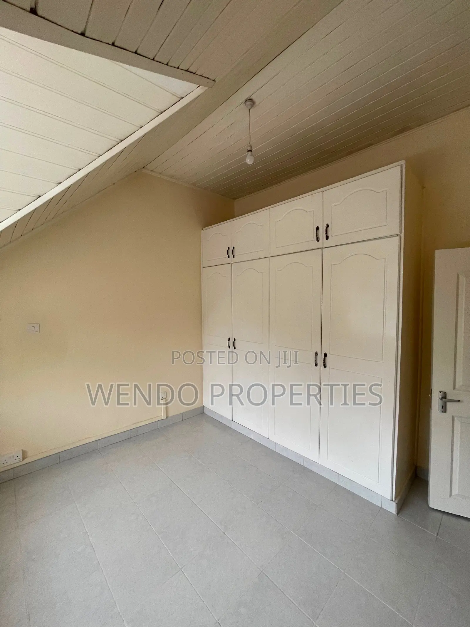 3bdrm Penthouse in Valley Arcade for rent