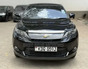 Toyota Harrier 2.0 2017 Black