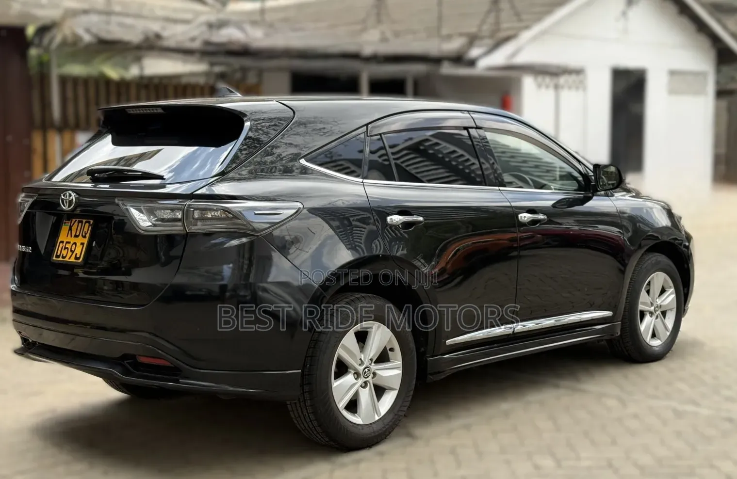 Toyota Harrier 2.0 2017 Black