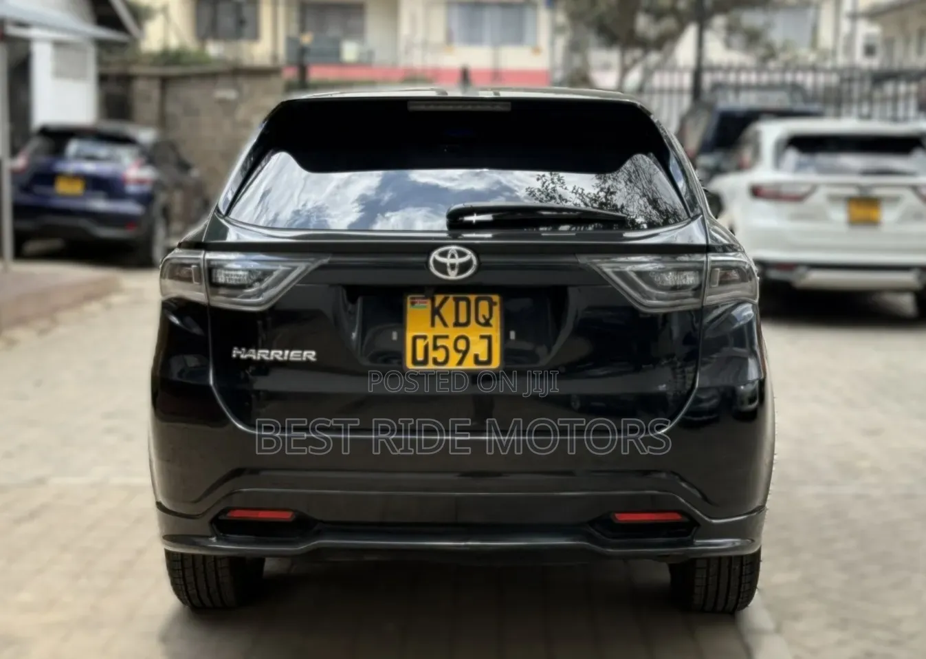 Toyota Harrier 2.0 2017 Black