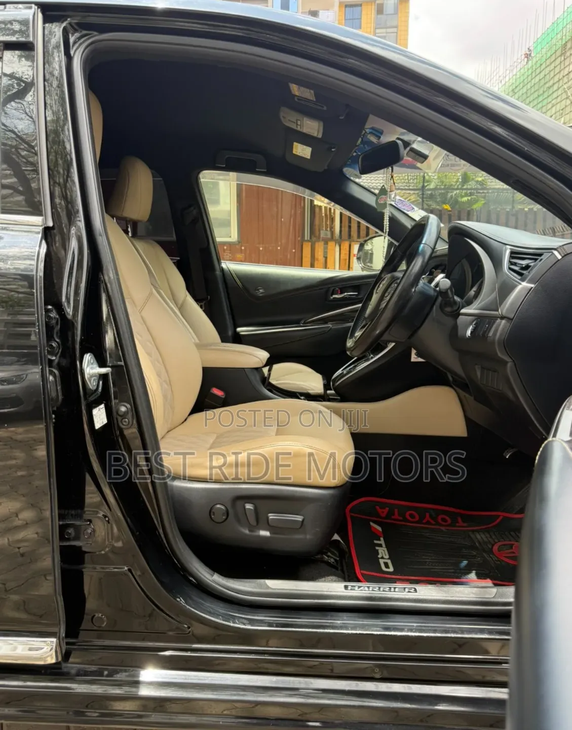 Toyota Harrier 2.0 2017 Black