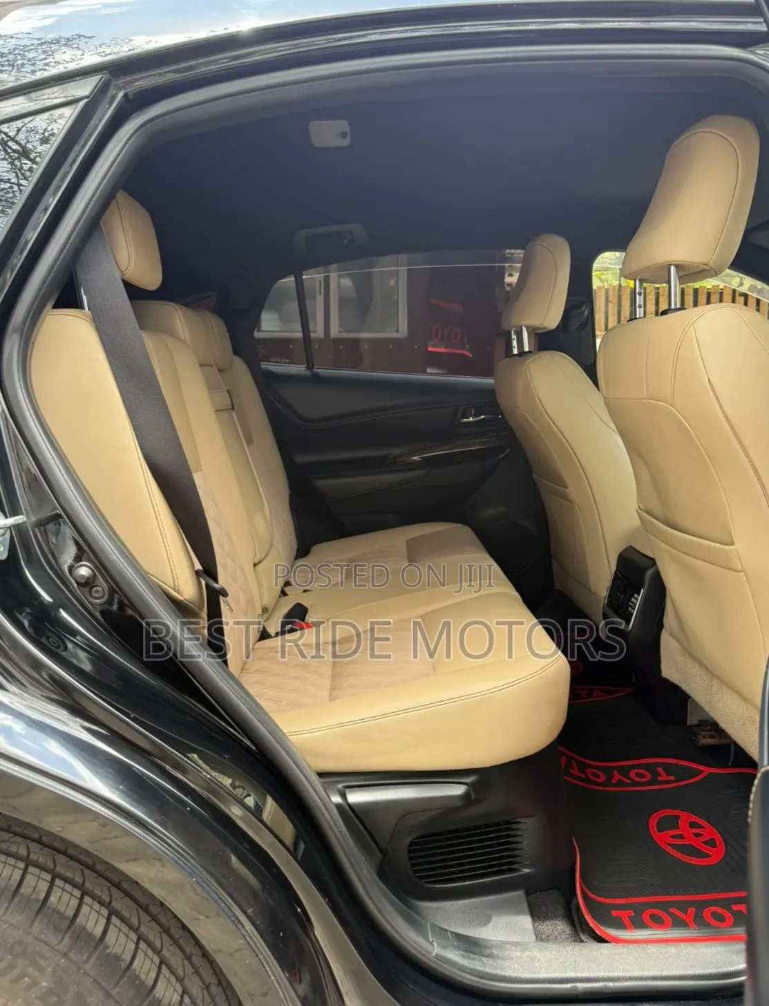 Toyota Harrier 2.0 2017 Black