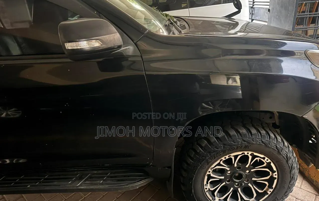 Toyota Land Cruiser Prado 2011 Black