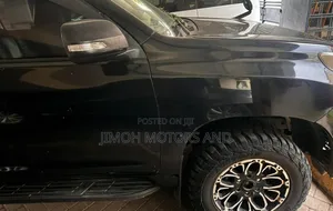 Toyota Land Cruiser Prado 2011 Black