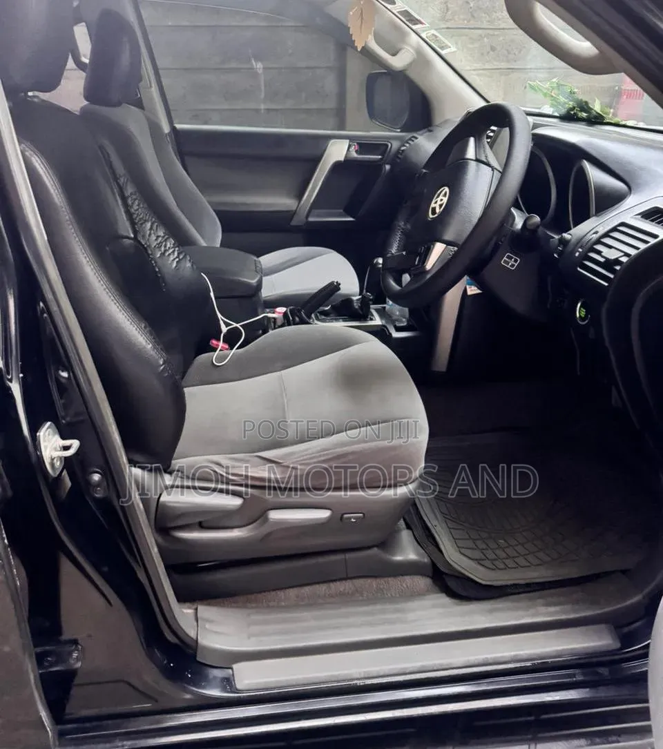 Toyota Land Cruiser Prado 2011 Black