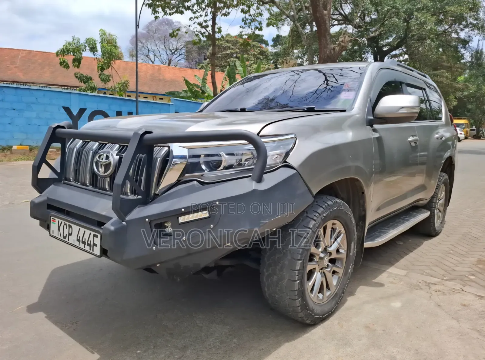 Toyota Land Cruiser Prado 2011 Gray