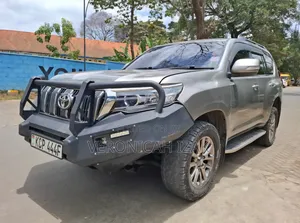 Toyota Land Cruiser Prado 2011 Gray