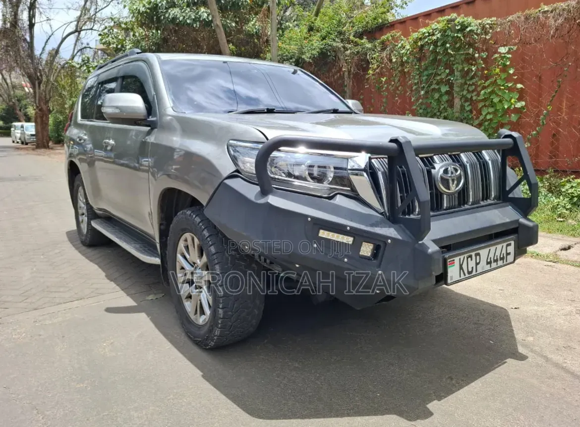 Toyota Land Cruiser Prado 2011 Gray