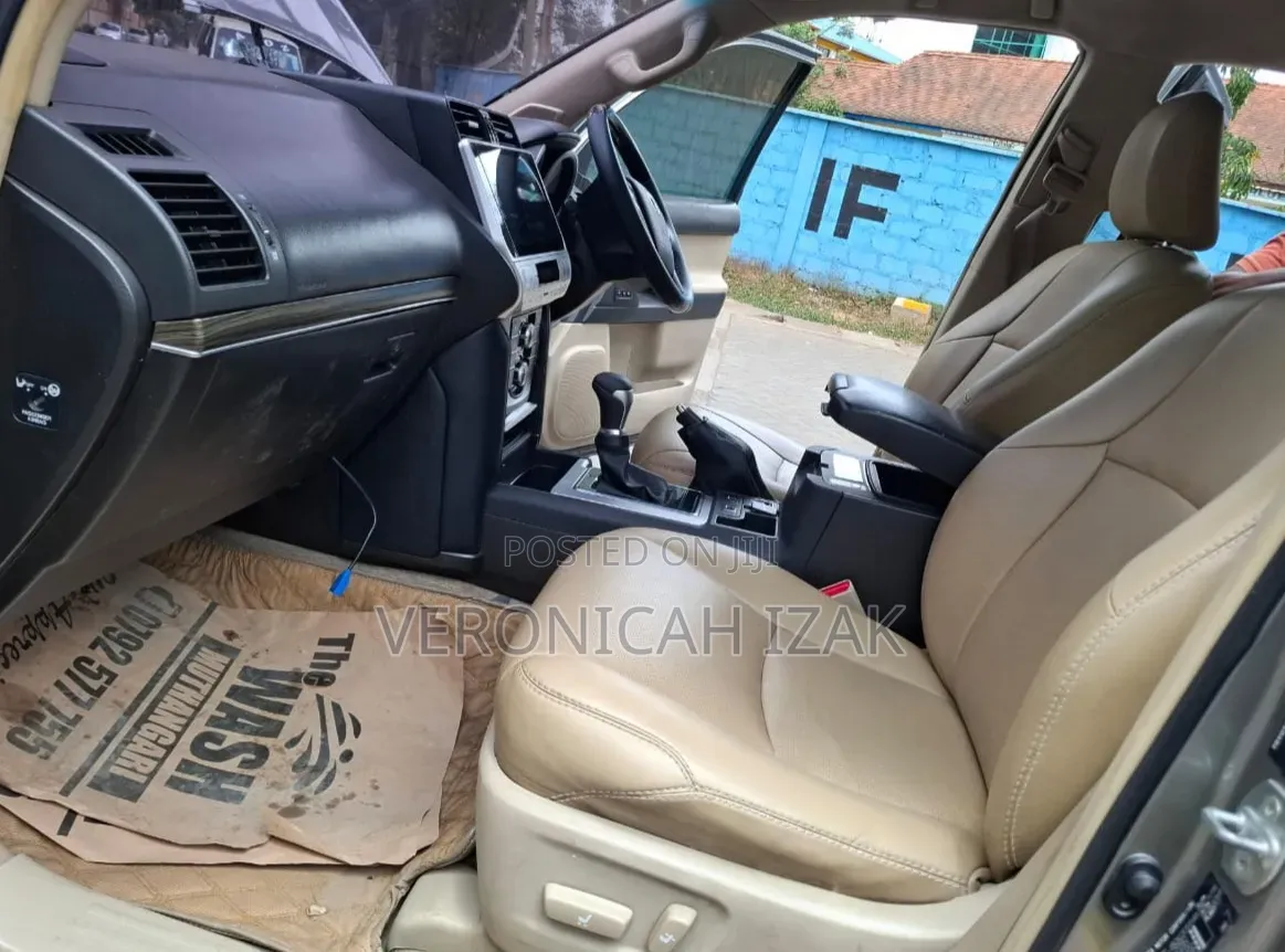 Toyota Land Cruiser Prado 2011 Gray