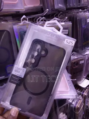 Black MagSafe Transluscent Case for Samsung Galaxy S25