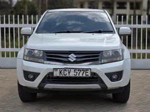 Suzuki Escudo 2012 White