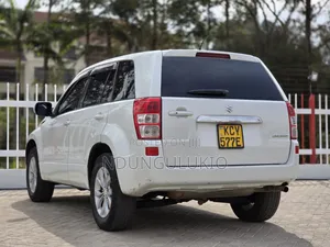 Suzuki Escudo 2012 White