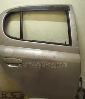 Toyota Vitz RHS Rear Door 2000-2006 | Old Model 1st Gen Vitz |Ex-Japan