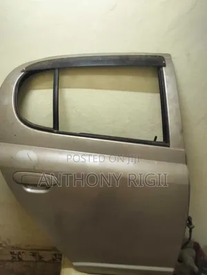 Toyota Vitz RHS Rear Door 2000-2006 | Old Model 1st Gen Vitz |Ex-Japan