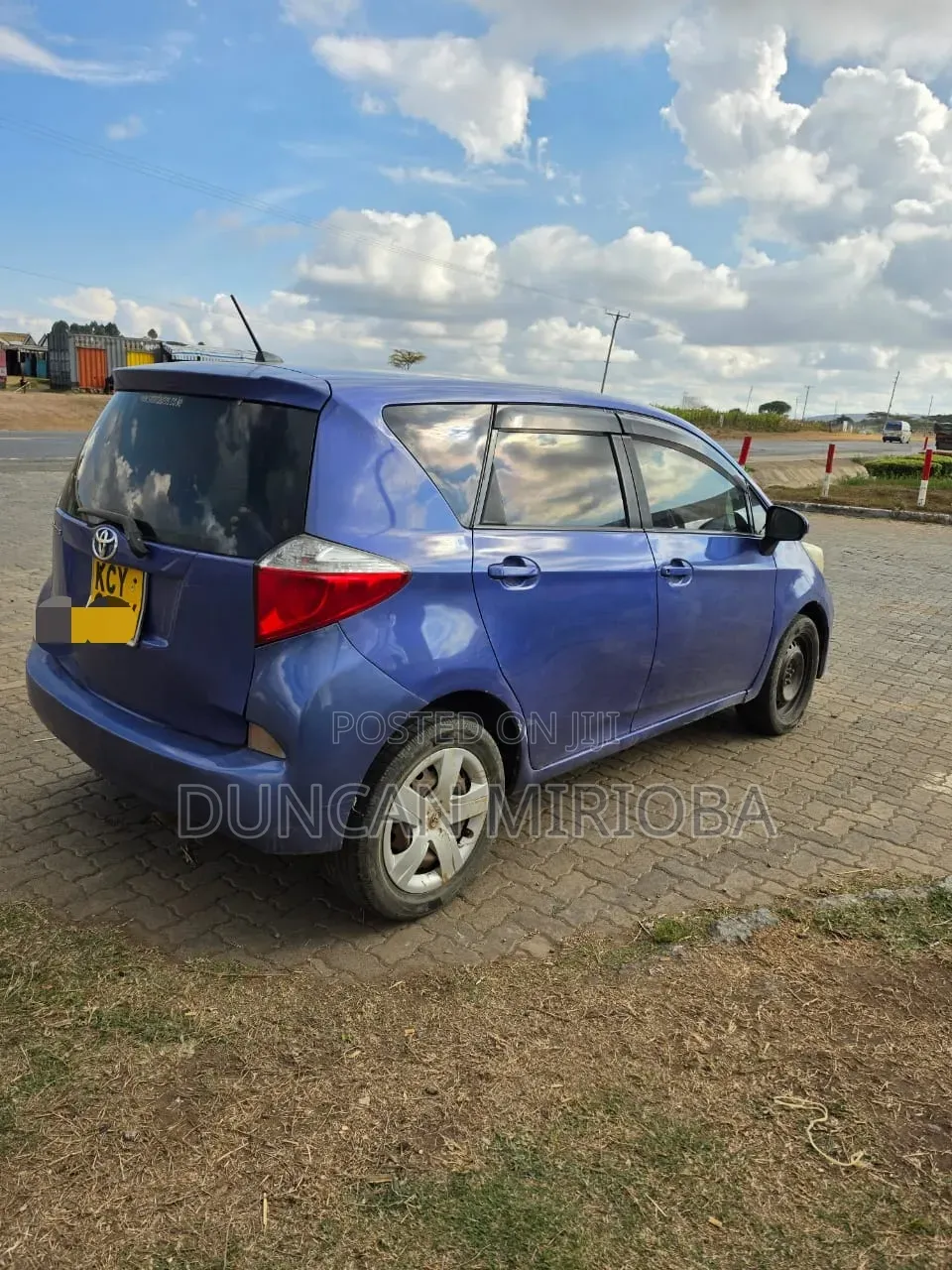 Toyota Ractis 2012 Blue