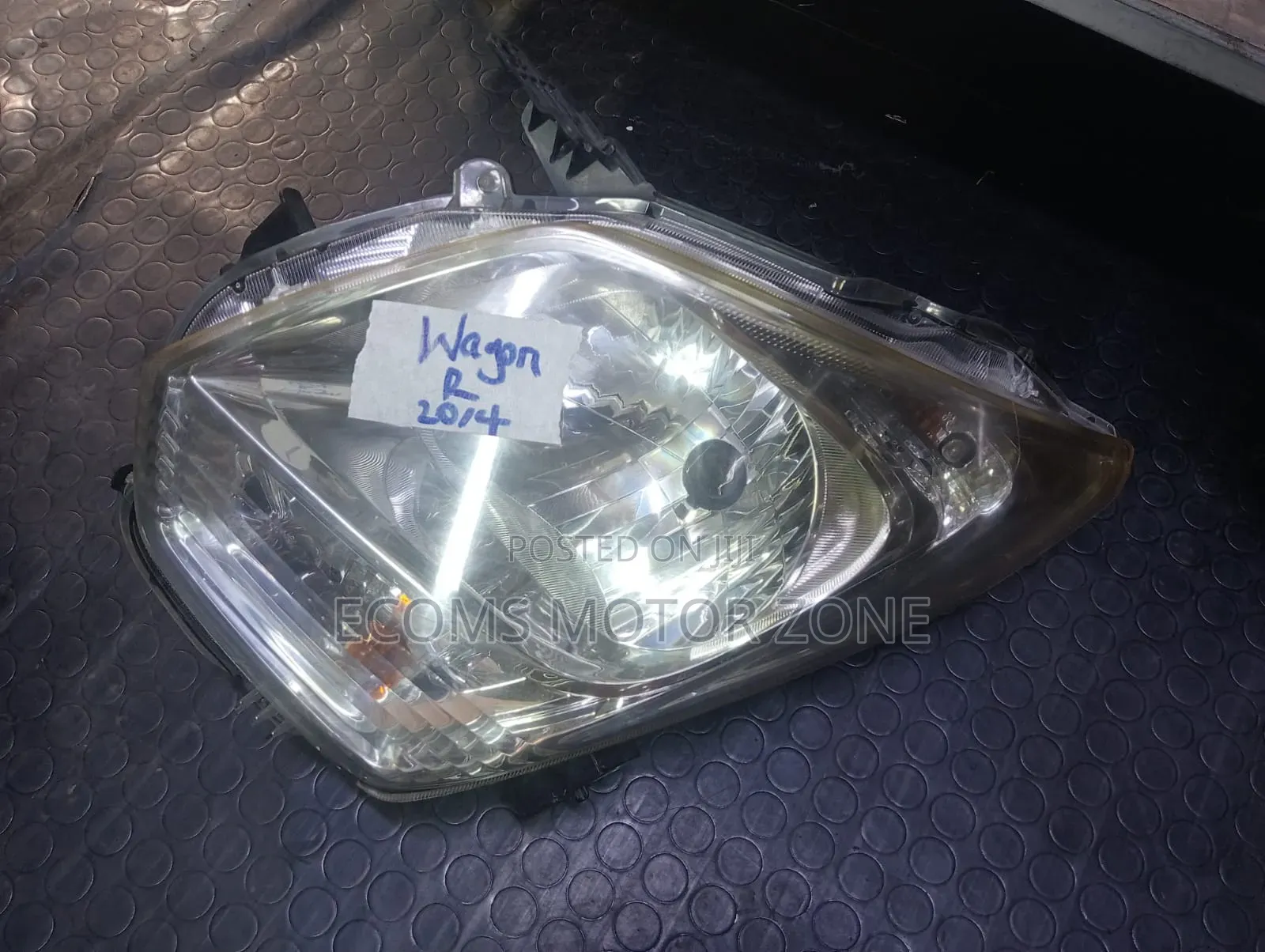 Suzuki Wagon R 2013 Headlight