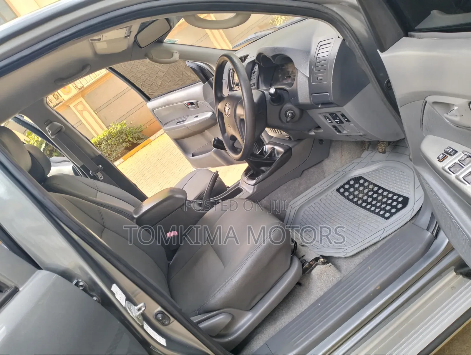 Toyota Hilux 2013 Gray