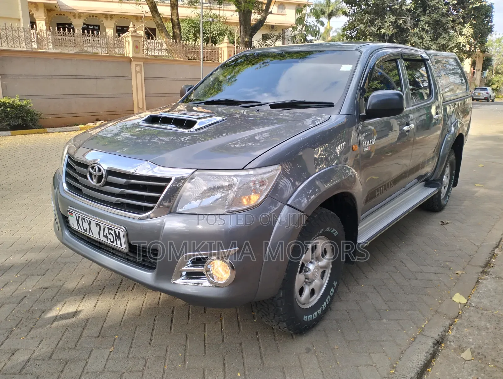 Toyota Hilux 2013 Gray