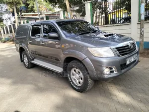Toyota Hilux 2013 Gray