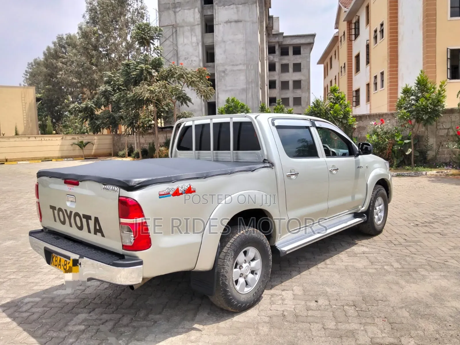 Toyota Hilux 2.5 Cab 2005 Gray