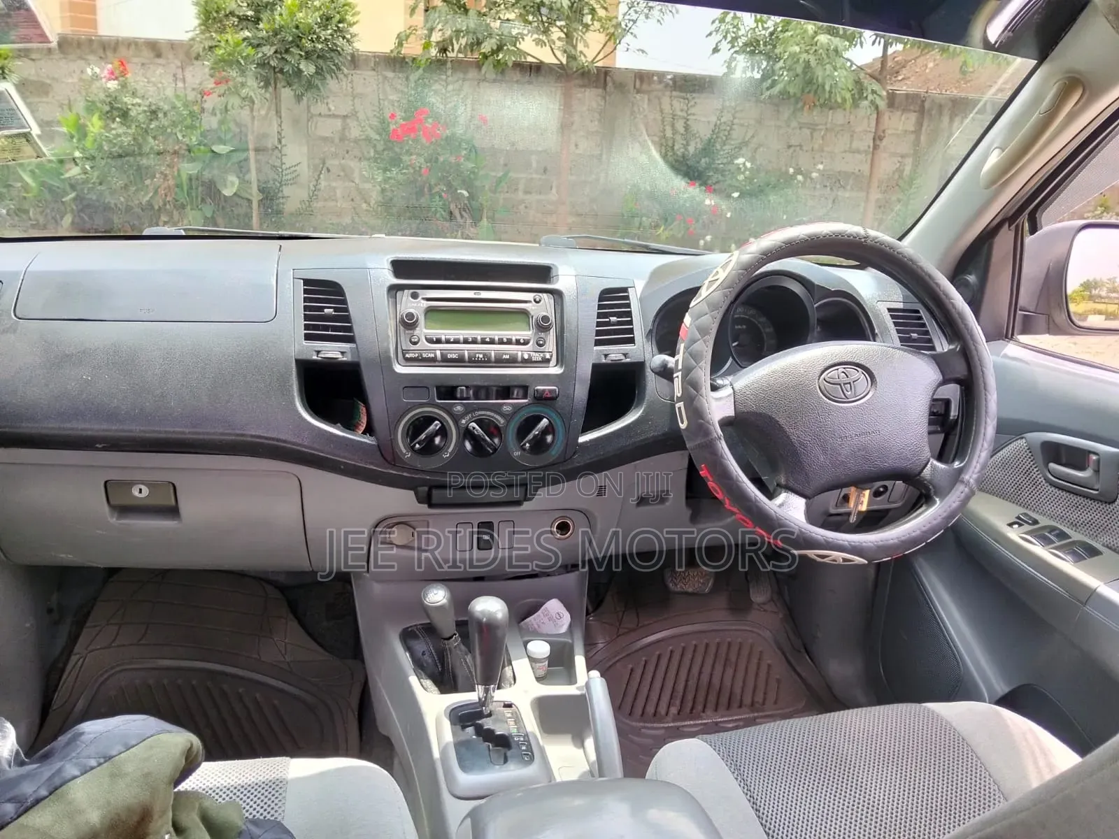 Toyota Hilux 2.5 Cab 2005 Gray
