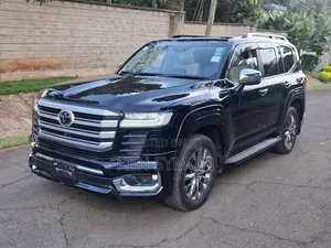 Toyota Land Cruiser LC300 2024 Black