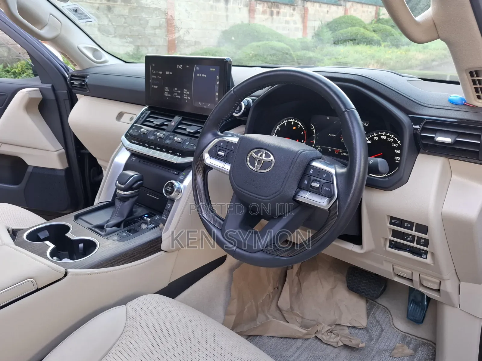 Toyota Land Cruiser LC300 2024 Black