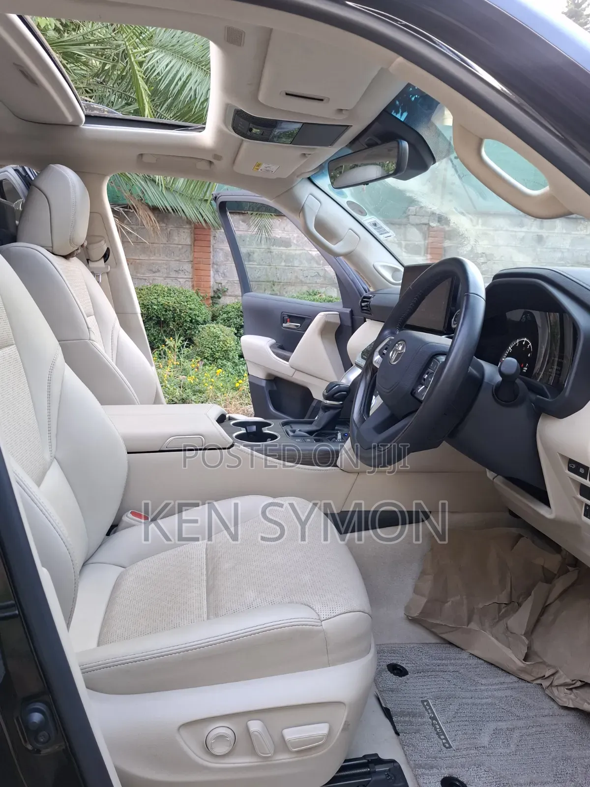 Toyota Land Cruiser LC300 2024 Black