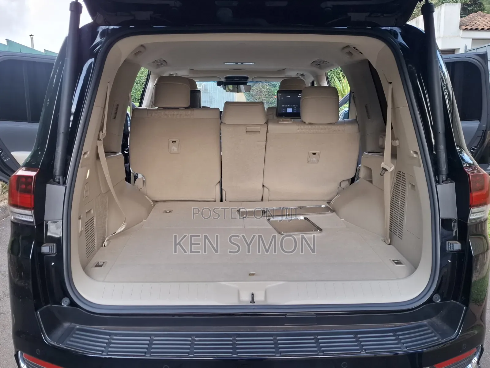 Toyota Land Cruiser LC300 2024 Black