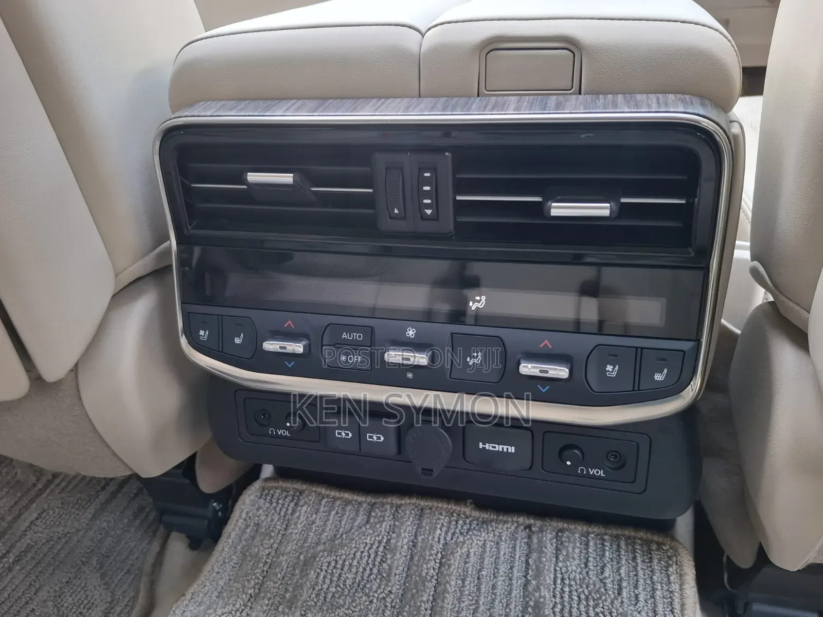 Toyota Land Cruiser LC300 2024 Black