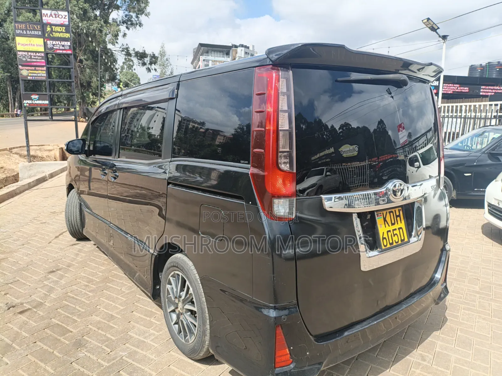 Toyota Noah 2015 Black